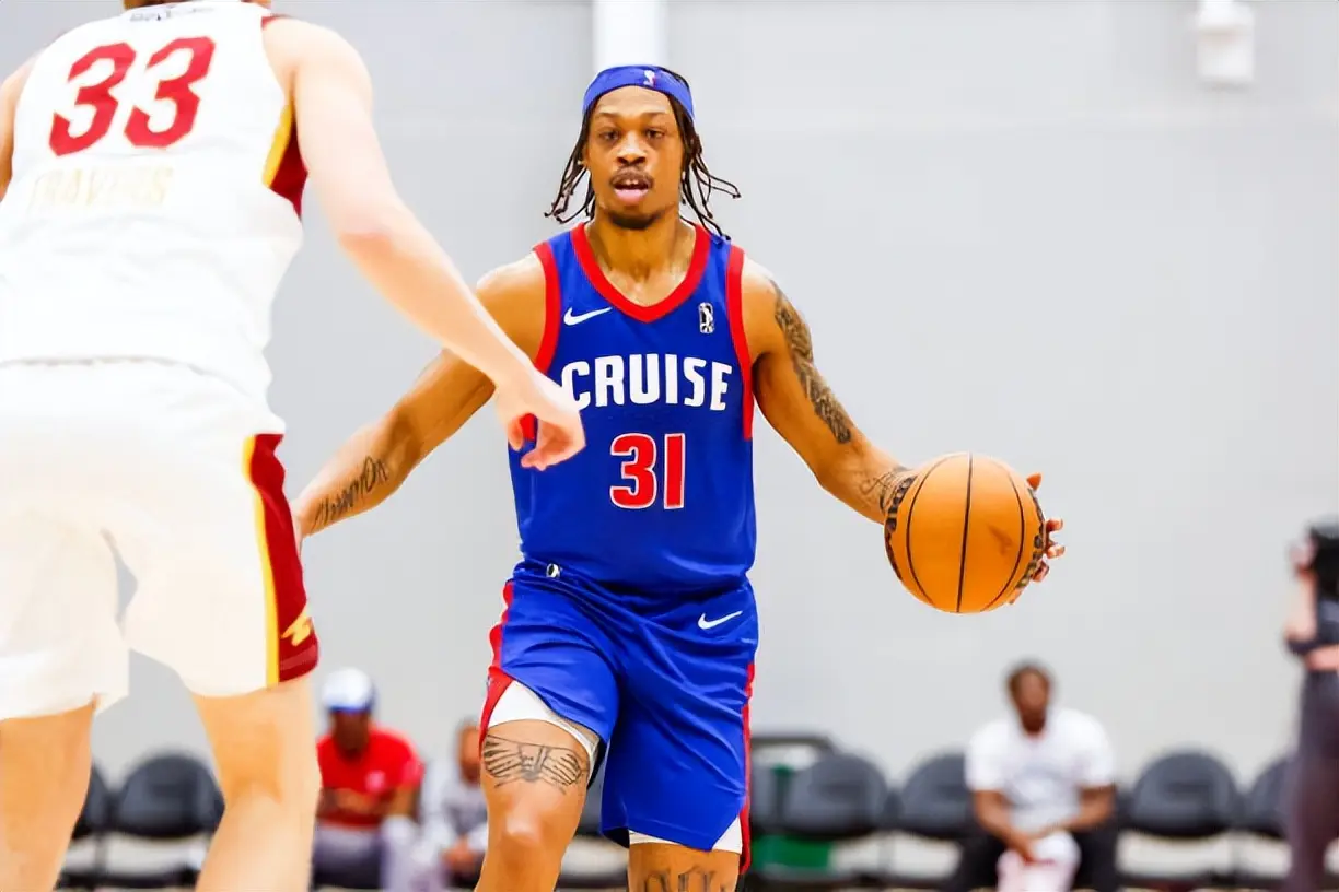 根据NBA, 力和活塞的