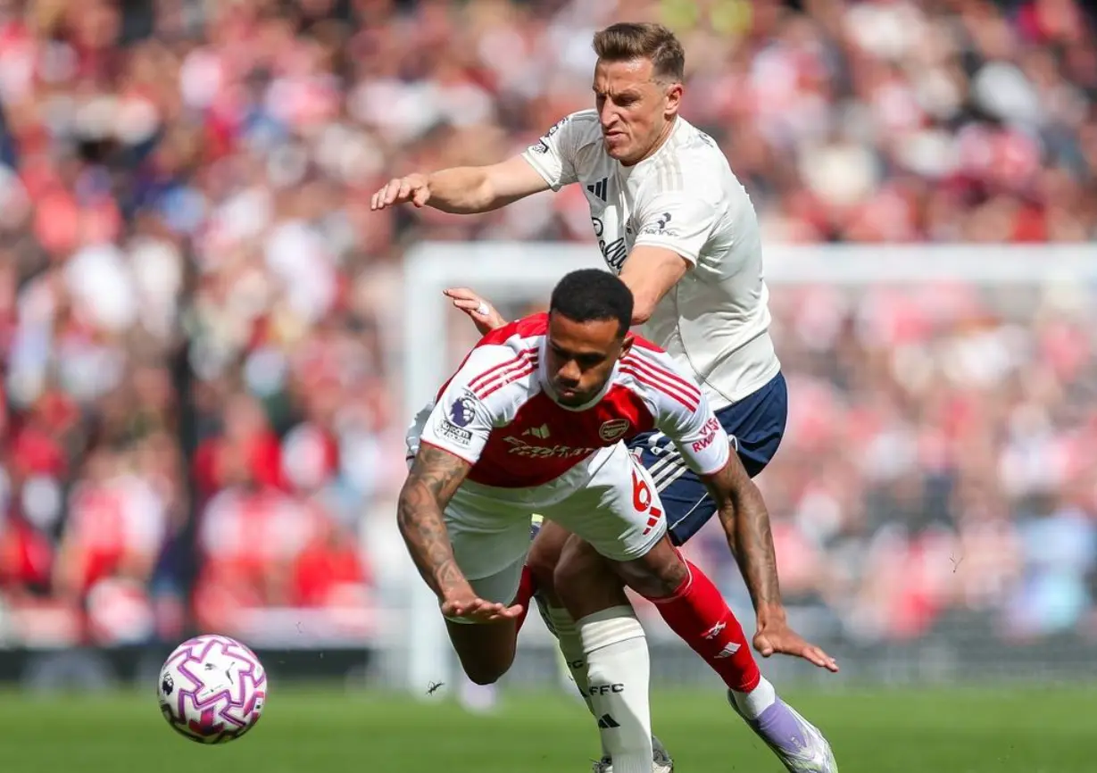 射中柱, 伍德射门中